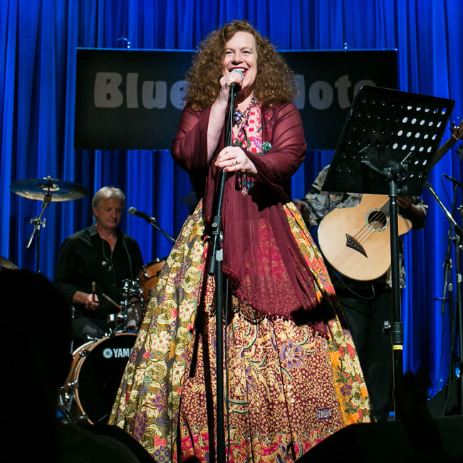 Sarah Jane Morris 19/12/2015 21.00